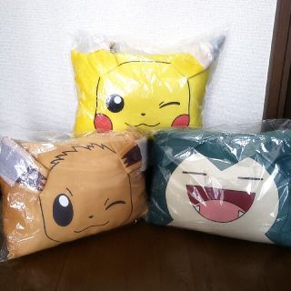 ポケモン ポケモンセンター もちもちjrダイカット枕 ピカチュウ イーブイ カビゴンの通販 ラクマ