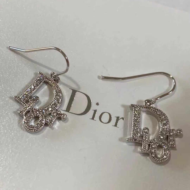 dior ピアス