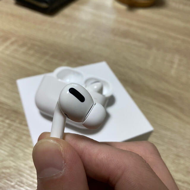 Apple(アップル)のAirPods Pro スマホ/家電/カメラのオーディオ機器(ヘッドフォン/イヤフォン)の商品写真