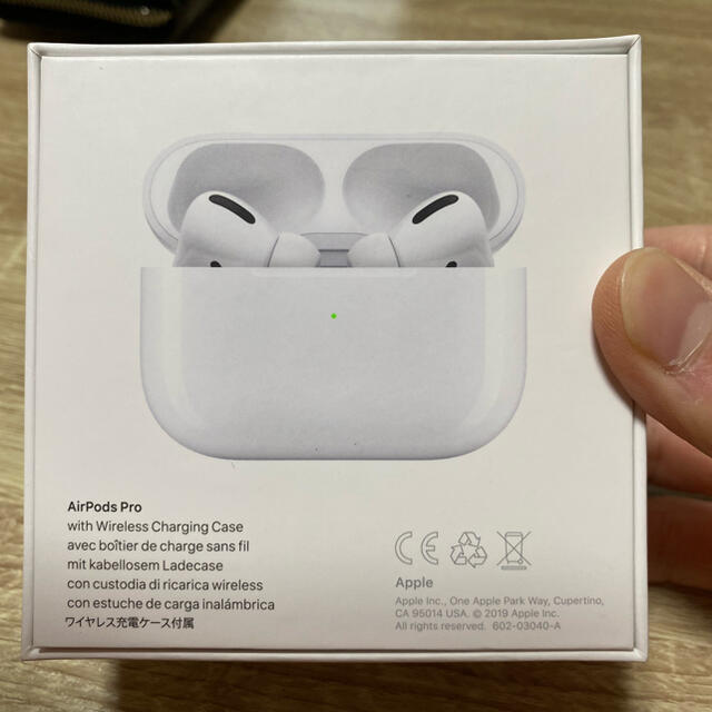 Apple(アップル)のAirPods Pro スマホ/家電/カメラのオーディオ機器(ヘッドフォン/イヤフォン)の商品写真