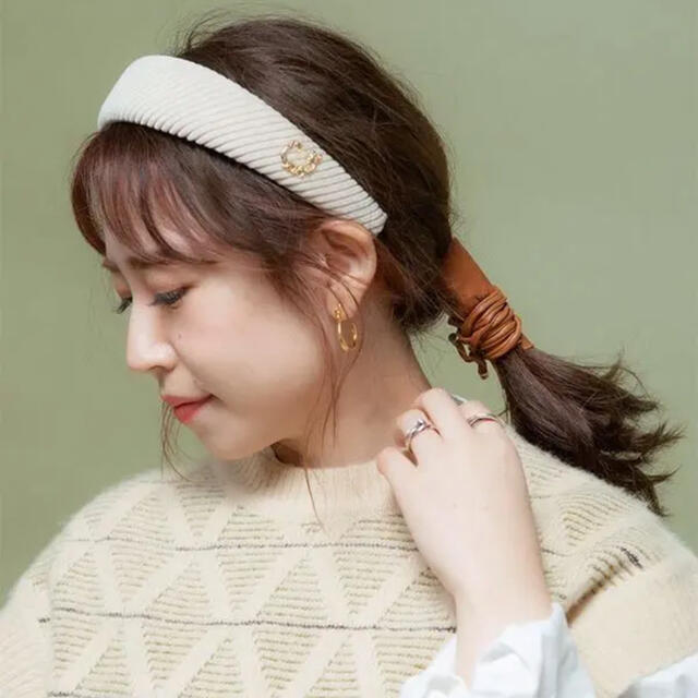 CA4LA(カシラ)のTILTED LINE カシラ　ブラック　新品　カチューシャ レディースのヘアアクセサリー(カチューシャ)の商品写真