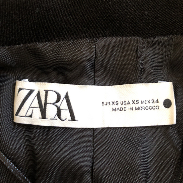 ZARA(ザラ)の(お値段交渉受付ます)ZARAウールポリエステル黒ジャケットレディースXSサイズ レディースのジャケット/アウター(テーラードジャケット)の商品写真