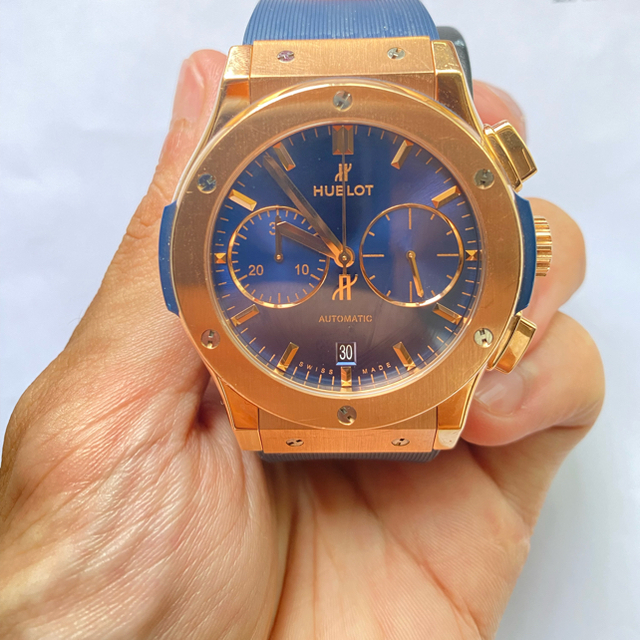 HUBLOT(ウブロ)の今週で取り消し 定価350万 HUBLOTクラシックフュージョン キングゴールド メンズの時計(腕時計(アナログ))の商品写真