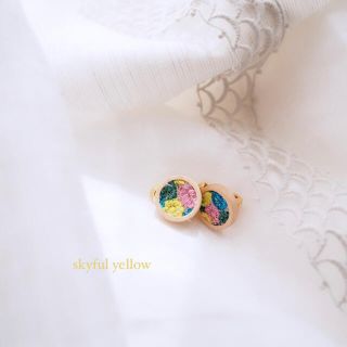 ミナペルホネン(mina perhonen)のちいさなちいさなミナペルホネン (5)イヤリング skyful yellow(イヤリング)