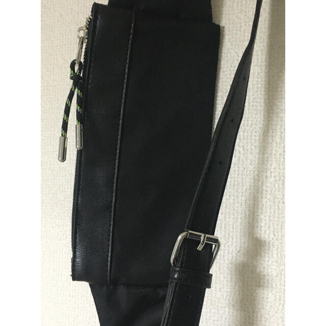 ZARA(ザラ)のZARAベーシックスポーツベルトバッグコインケース付き メンズのバッグ(ボディーバッグ)の商品写真