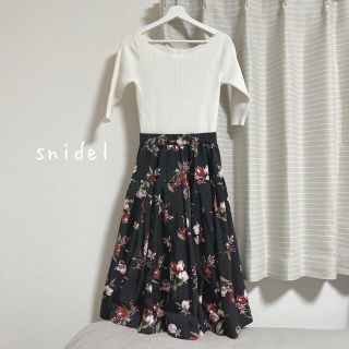 スナイデル(SNIDEL)のsnidel 花柄ワンピース(ひざ丈ワンピース)