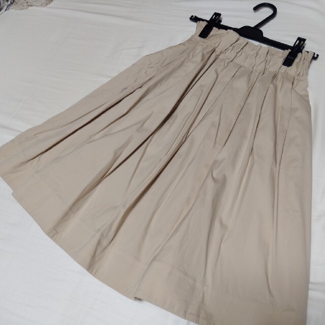 UNIVERVAL MUSE(ユニバーバルミューズ)のユニバーバルミューズのスカート レディースのスカート(ひざ丈スカート)の商品写真