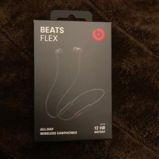 BEATS FLEX イヤフォン未使用(ヘッドフォン/イヤフォン)