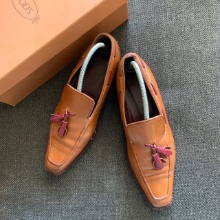 トッズ(TOD'S)のトッズ　タッセル付きローファー(ローファー/革靴)