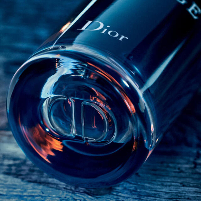 Christian Dior(クリスチャンディオール)の【国内正規品】【人気香水】Dior ソヴァージュ オードゥ パルファン コスメ/美容の香水(香水(男性用))の商品写真