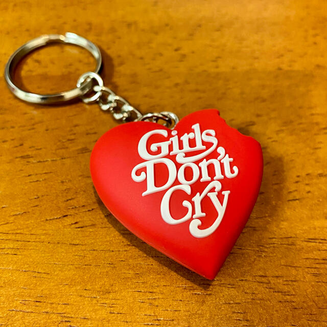 【新品未使用】Girls Don’t Cry キーホルダー