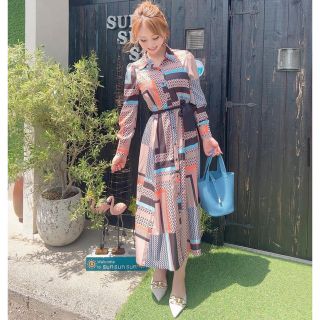 ロングワンピース  リボンワンピース　シャツ　ロングシャツ　柄　カラフル　襟付き