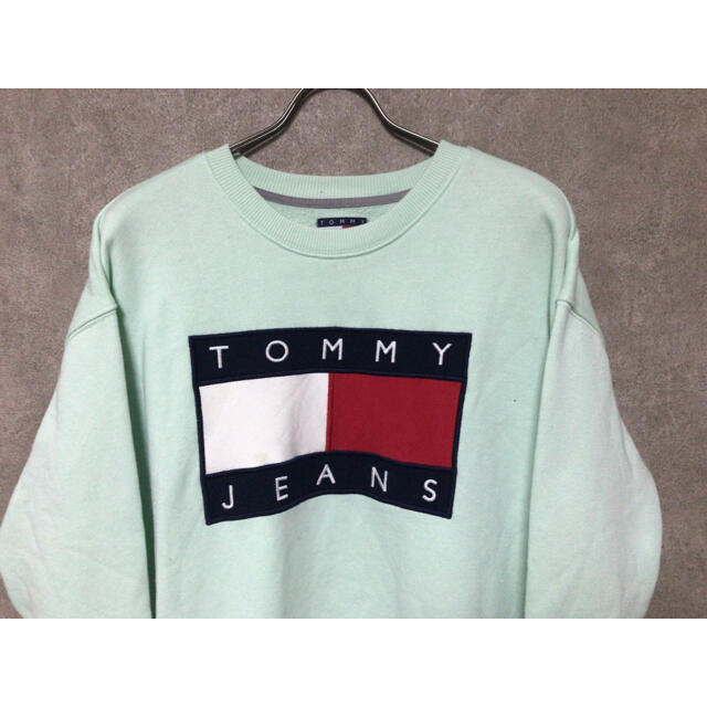 TOMMY HILFIGER(トミーヒルフィガー)のトミージーンズ スウェット　デカロゴ　フラッグロゴ　トレーナー メンズのトップス(スウェット)の商品写真