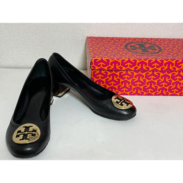 Tory Burch(トリーバーチ)の美品 トリーバーチ 黒 ゴールド ハイヒール パンプス レディースの靴/シューズ(ハイヒール/パンプス)の商品写真