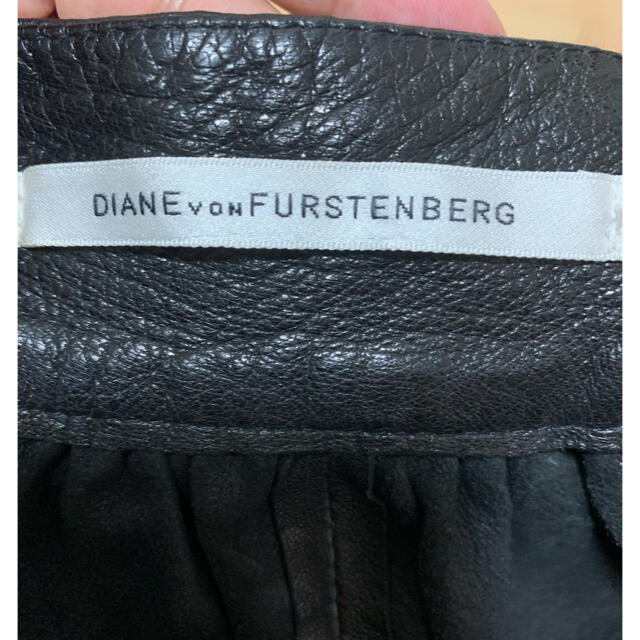 DIANE von FURSTENBERG(ダイアンフォンファステンバーグ)のDIANE von FURSTENBERG美脚ラムレザースカート レディースのスカート(ミニスカート)の商品写真