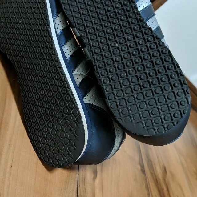 adidas(アディダス)のアディダス　ギャラクシー　25.5cm シルバー×ネイビー メンズの靴/シューズ(スニーカー)の商品写真