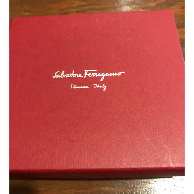 Salvatore Ferragamo(サルヴァトーレフェラガモ)の二つ折り財布  リボン Salvatore Ferragamo  レディースのファッション小物(財布)の商品写真