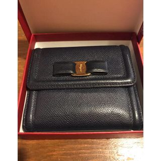 サルヴァトーレフェラガモ(Salvatore Ferragamo)の二つ折り財布  リボン Salvatore Ferragamo (財布)