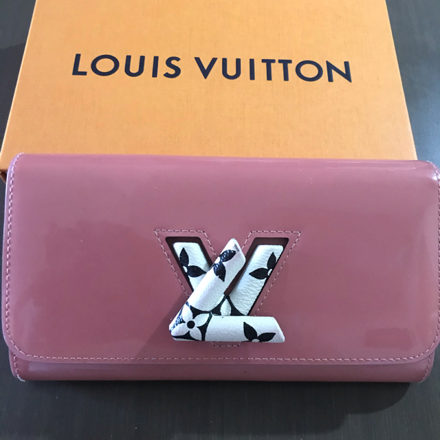 LOUIS VUITTON(ルイヴィトン)のルイヴィトンパテントツイスト長財布 レディースのファッション小物(財布)の商品写真