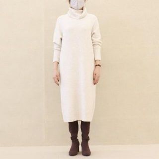 ユニクロ(UNIQLO)の【ユニクロ】新作ニットワンピースホワイト(ひざ丈ワンピース)