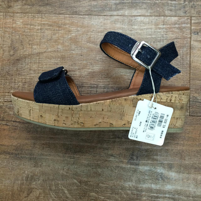 ikka(イッカ)のコルクヒール デニム素材サンダル レディースの靴/シューズ(サンダル)の商品写真