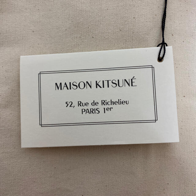 MAISON KITSUNE'(メゾンキツネ)の新品　正規品　 フォックスヘッド　　トート　メゾンキツネ　トートバッグ　男女兼用 レディースのバッグ(トートバッグ)の商品写真