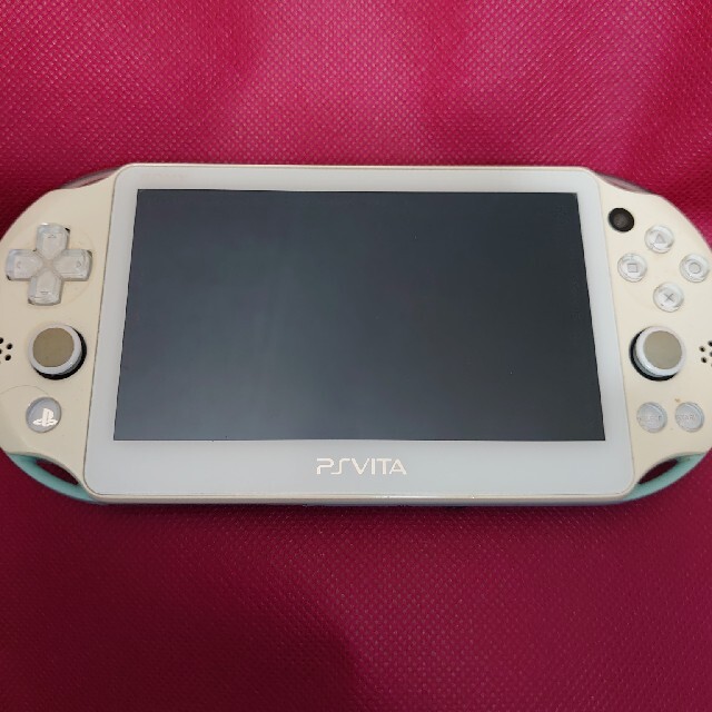 エンタメ/ホビーPS Vita PCH-2000 SONY