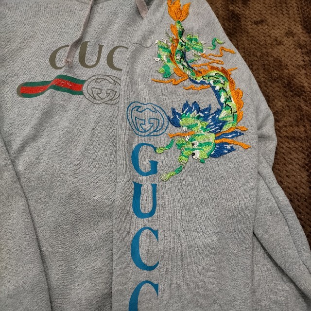 Gucci(グッチ)の【レアモデル】GUCCI グッチ グレーパーカー 龍 ドラゴン刺繍柄 XL メンズのトップス(パーカー)の商品写真