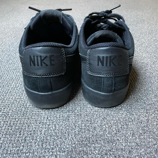 NIKE(ナイキ)のNIKE BLAZER LOW BLACK メンズの靴/シューズ(スニーカー)の商品写真