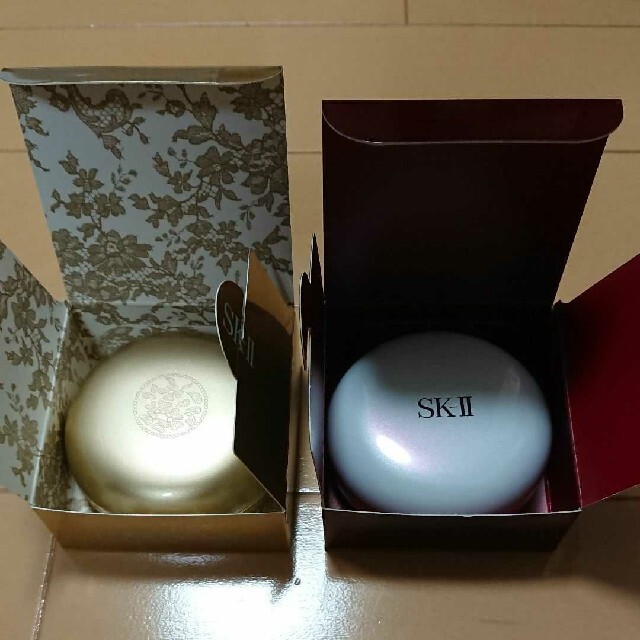 SK-II(エスケーツー)のSK-II エスケーツー ケースのみ ホワイト&ゴールド 新品未使用 コスメ/美容のベースメイク/化粧品(ファンデーション)の商品写真