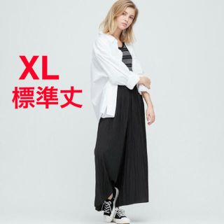 ユニクロ(UNIQLO)のユニクロ　ワッシャーサテンスカートパンツ(キュロット)