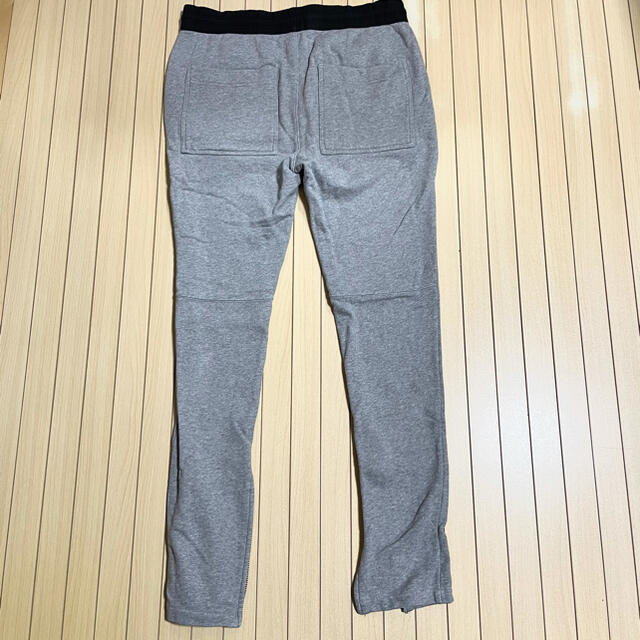 FEAR OF GOD(フィアオブゴッド)のFOG Essentials drawstring sweat pants メンズのパンツ(その他)の商品写真