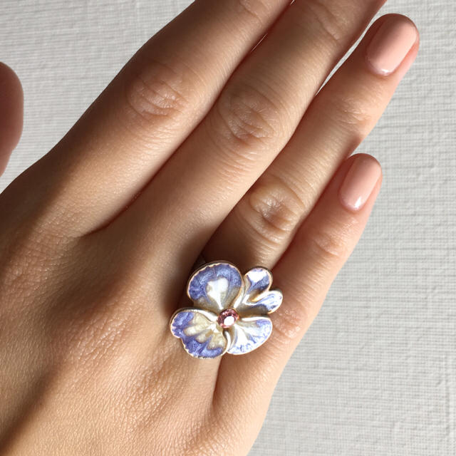 JILLSTUART(ジルスチュアート)のパンジーリング レディースのアクセサリー(リング(指輪))の商品写真