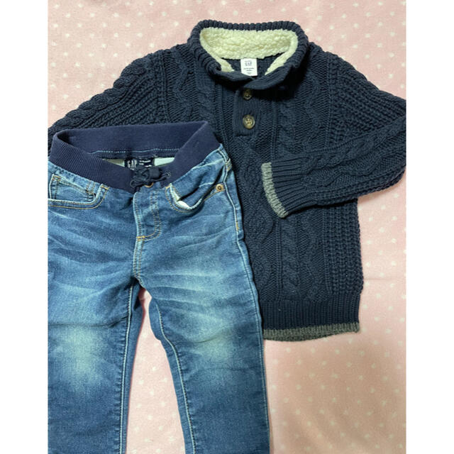 babyGAP(ベビーギャップ)のbabyGAP　セーター　デニムパンツ80cm キッズ/ベビー/マタニティのベビー服(~85cm)(ニット/セーター)の商品写真
