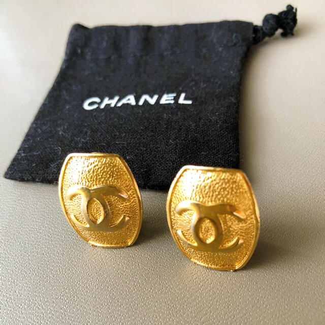 CHANEL  アンティークゴールドイヤリングアクセサリー