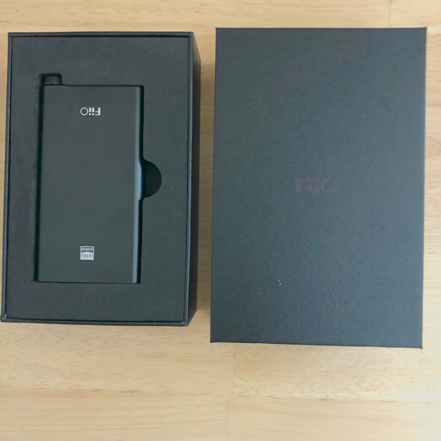 iPhone(アイフォーン)の[新品同様] 小型　高音質　fiio q3 先月購入　音楽　値下げ可能です！ スマホ/家電/カメラのオーディオ機器(ポータブルプレーヤー)の商品写真