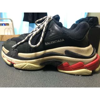 バレンシアガ(Balenciaga)のバレンシアガ　トリプルエス　ブラック　レッド(スニーカー)