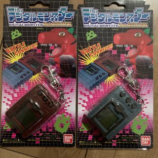 バンダイ(BANDAI)のデジタルモンスター ver. Revival グレー&ブラウンセット(携帯用ゲーム機本体)