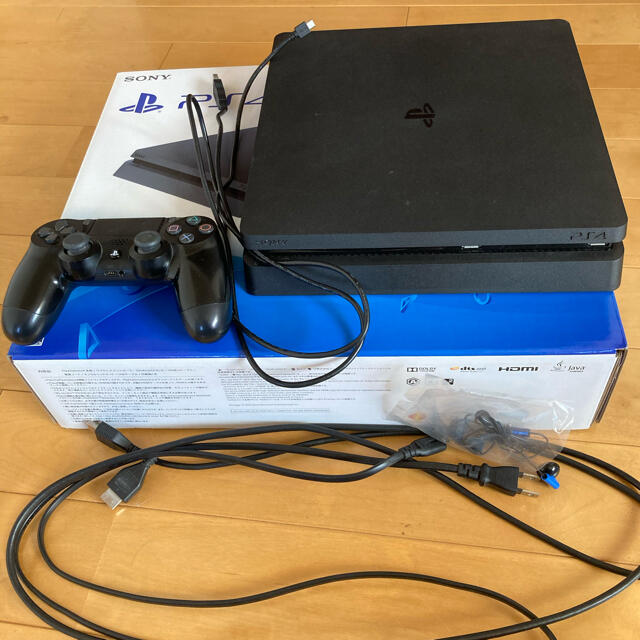 PlayStation4(プレイステーション4)のPS4 本体500GB CUH2000A B01 エンタメ/ホビーのゲームソフト/ゲーム機本体(家庭用ゲーム機本体)の商品写真