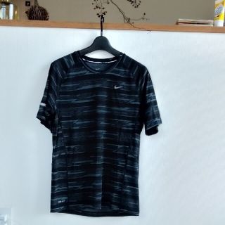 ナイキ(NIKE)のNIKE(ナイキ)　トレーニングシャツ〚美品〛(Tシャツ/カットソー(半袖/袖なし))