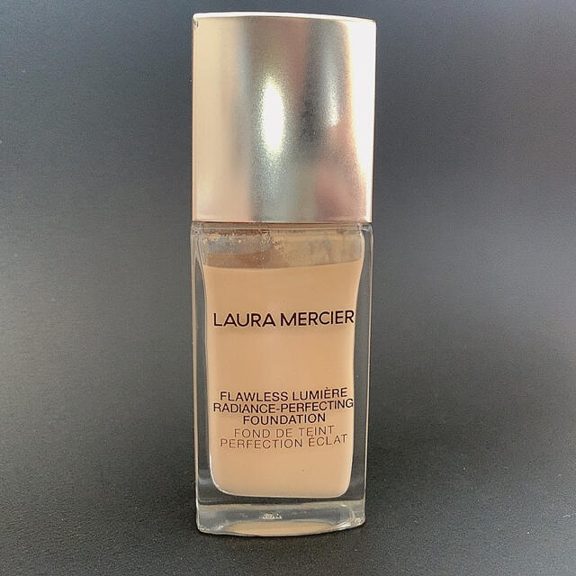 laura mercier(ローラメルシエ)のローラメルシエ　フローレス　ルミエール　ラディアンス コスメ/美容のベースメイク/化粧品(ファンデーション)の商品写真