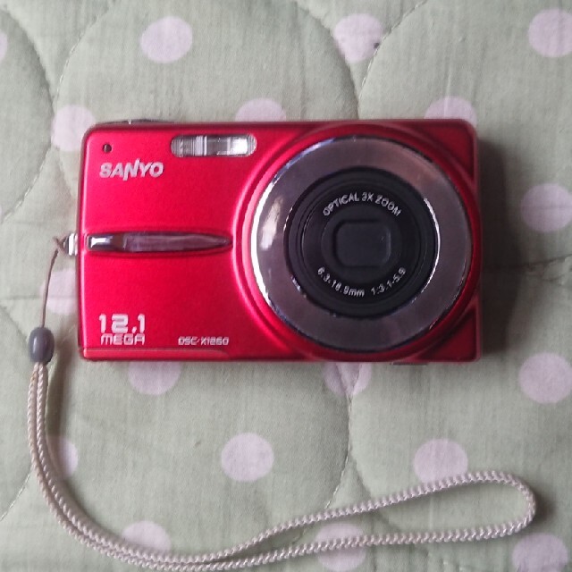 SANYO(サンヨー)のデジタルカメラ☆SANYO スマホ/家電/カメラのカメラ(コンパクトデジタルカメラ)の商品写真