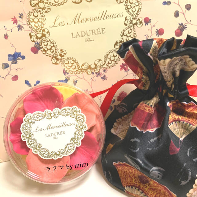 Les Merveilleuses LADUREE(レメルヴェイユーズラデュレ)の未使用 限定花びらチーク 106 LADUREE コスメ/美容のベースメイク/化粧品(チーク)の商品写真