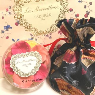 レメルヴェイユーズラデュレ(Les Merveilleuses LADUREE)の未使用 限定花びらチーク 106 LADUREE(チーク)