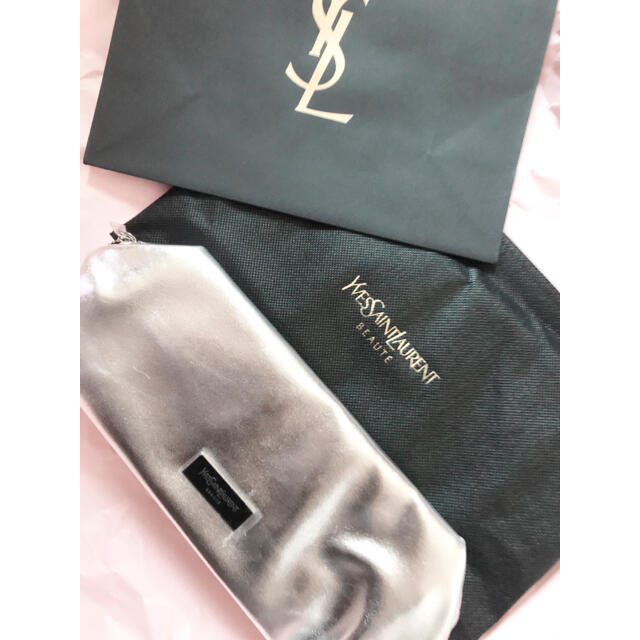 Yves Saint Laurent Beaute(イヴサンローランボーテ)の新品未使用　Yves saint Laurent ポーチ レディースのファッション小物(ポーチ)の商品写真