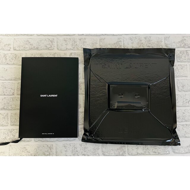 Saint Laurent(サンローラン)の[非売品]サンローランノベルティカセットテープ&book スマホ/家電/カメラのオーディオ機器(その他)の商品写真