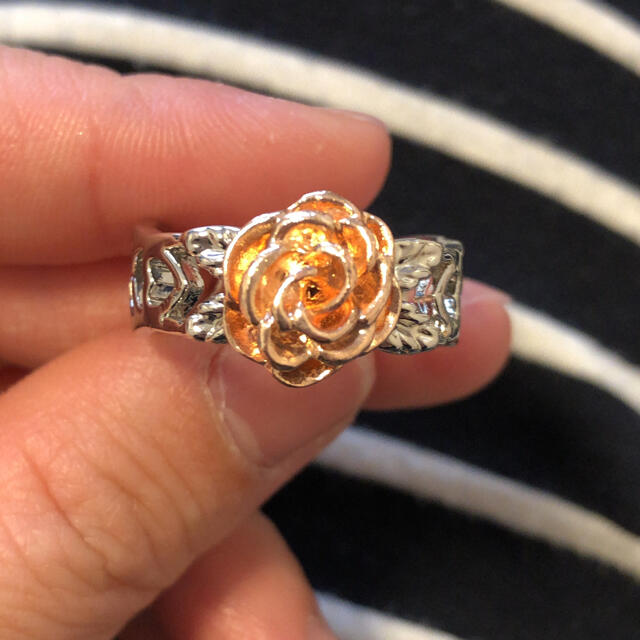ピンクゴールドのバラのシルバーリング 8.5号 レディースのアクセサリー(リング(指輪))の商品写真
