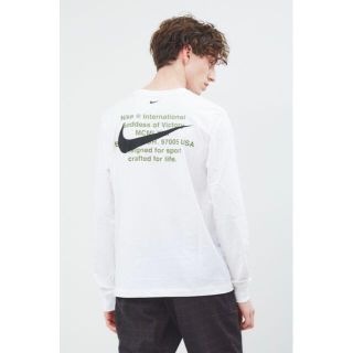 ナイキ(NIKE)のL NIKE ナイキ SWOOSH スウッシュ ロングスリーブ Tシャツ(Tシャツ/カットソー(七分/長袖))