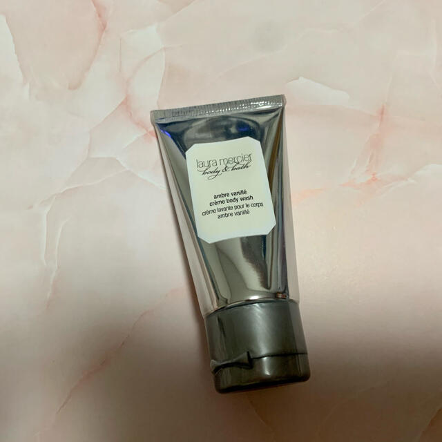 laura mercier(ローラメルシエ)のローラメルシエ⭐︎クリームボディウォッシュ⭐︎アンバーバニラ コスメ/美容のボディケア(ボディソープ/石鹸)の商品写真