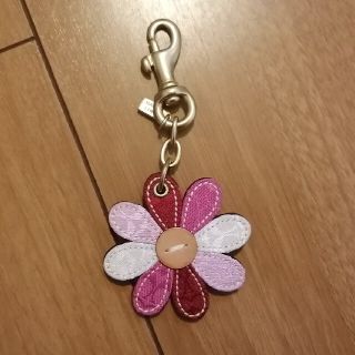 コーチ(COACH)の花チャーム(キーホルダー)